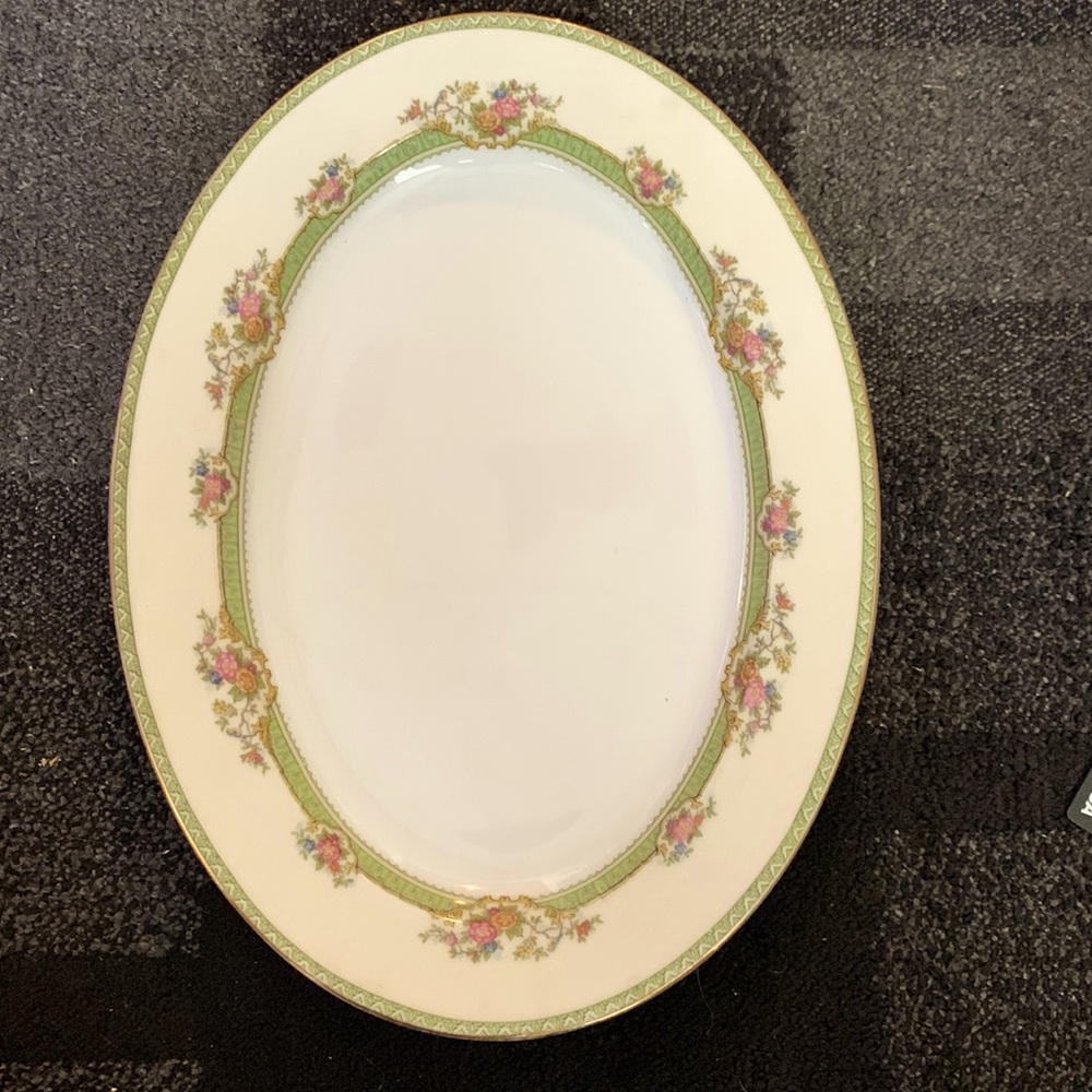 Large Serving platter Aeolian
by NORITAKE